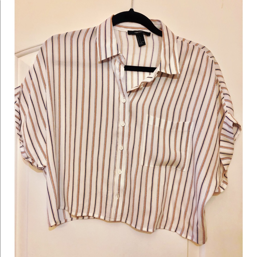 Forever 21 crop button down top
